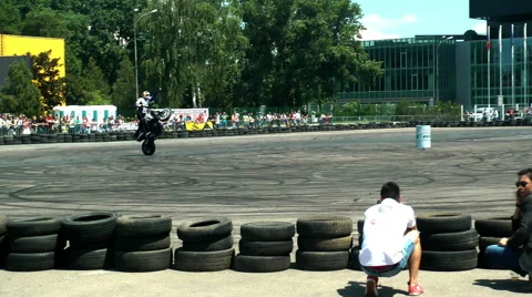 Chris Pfeiffer stuntriding 4 Stock Footage 50519295