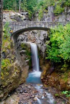 Christine Falls 写真素材