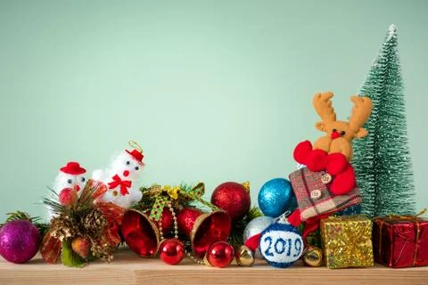 Christmas background 2019 of decorations on the table Foto stock