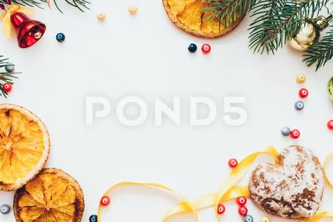Christmas background fir tree citrus ornaments Stock-Fotos