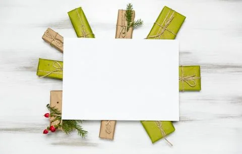 Christmas composition gift boxes with pine tree and decoration for mock up Foto stock