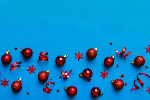 Christmas composition. a pattern of christmas balls on colored background. .. Stock Photos