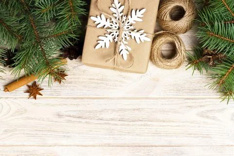 Christmas decoration elements: string, chrtistmas tree branches with cones an 스톡 사진