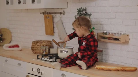 Christmas dinner cooking. Stock Footage 98394701