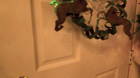 CHRISTMAS DOOR OPEN Video stock 1012457