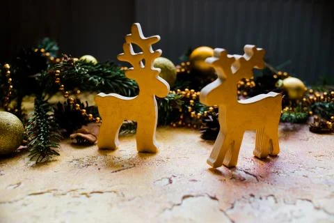 Christmas pattern with free space for text and gold Xmas deer and christmas Foto stock