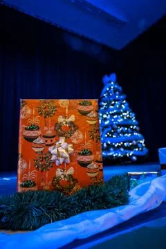 Christmas present and tree as a prop on a stage Foto stock