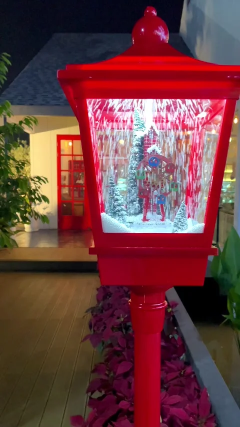 Christmas red lantern box pole. Video stock 258112644