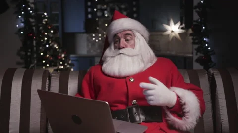 Christmas Santa Claus Using Working Online Laptop Computer Internet Technology. 動画素材 140532126