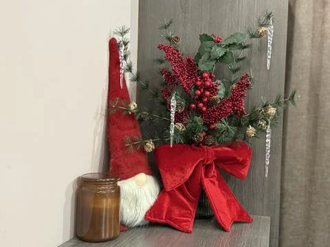 Christmas Table Decoration in Red Tones Stock Photos