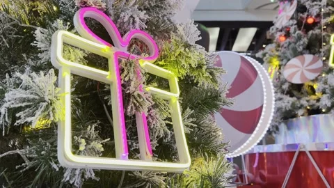 Christmas Tree and gift 스톡 동영상 165704127
