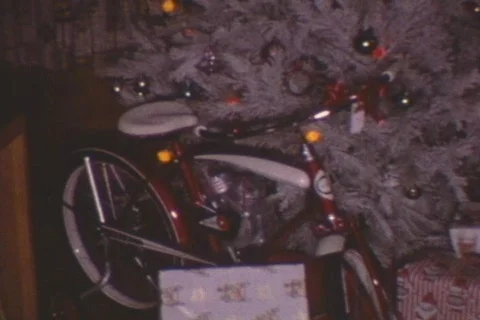 CHRISTMAS TREE AND PRESENTS Stock Footage 333388