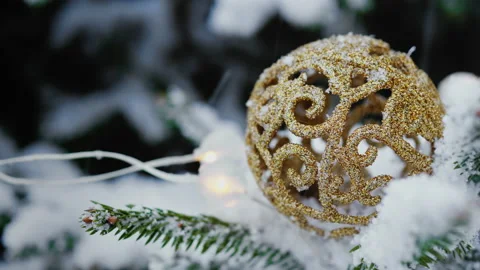 Christmas tree and snowfall Video stock 166388136