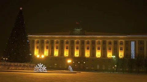 Christmas tree blinking at night Stock Footage 80793353
