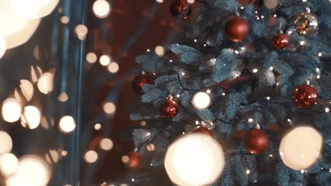 Christmas tree decoration, smooth motion camera Video stock 262330027
