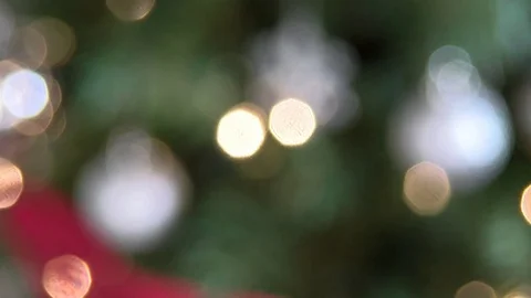 Christmas Tree Decorations Blur to Focus 2 動画素材 83323957