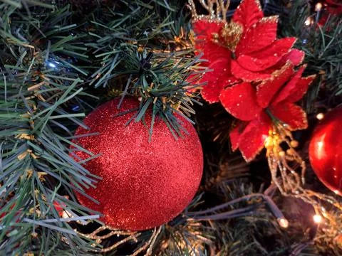 Christmas tree with decorations - close up view Foto stock