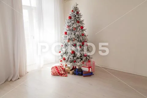 Christmas Tree House Interior new year holiday gifts winter decor Stock Photos