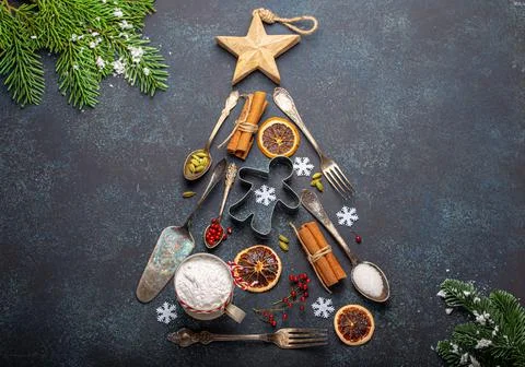 Christmas tree from kitchen tools and baking ingredients Stock-Fotos