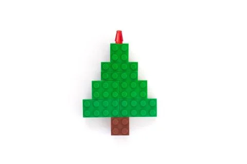 Christmas tree made of plastic bricks Foto stock