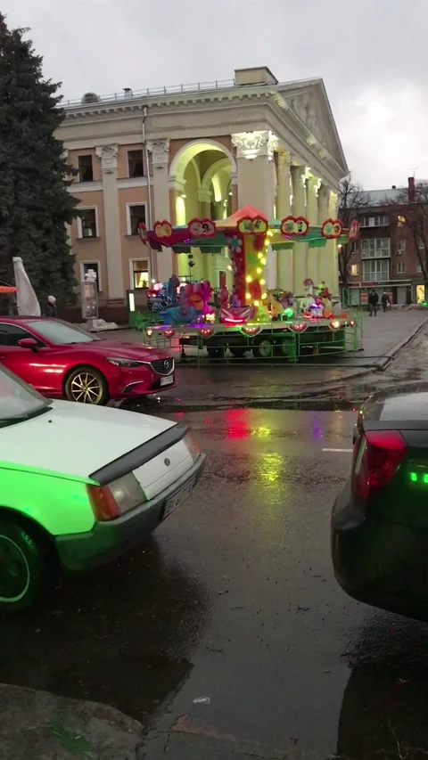 A Christmas tree on the main square of the Ukrainian city Stock Footage 169859346