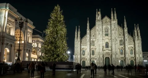 Christmas tree in Milan Video stock 99906145