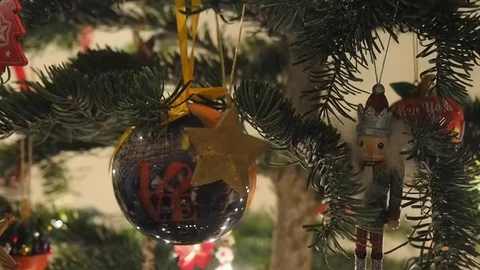 Christmas Tree Ornaments Stockbeeldmateriaal 83334125