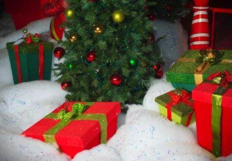 Christmas tree present box artificial snow decorations Foto stock
