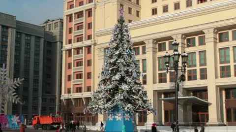 Christmas tree on the street Stock Footage 20587074