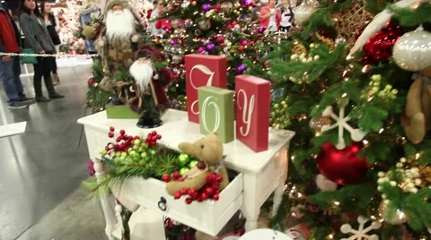 Christmas tree tilt up Video stock 45733923