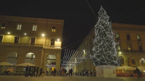 Christmas Tree in Town Square Video stock 83562183