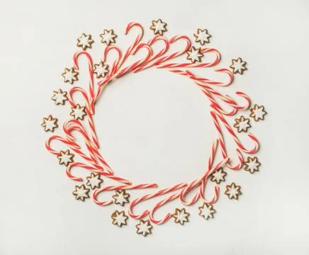 Christmas wreath pattern made up from candy cane sticks Stock Photos