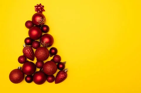 Christmass flatlay Christmas tree lined with Christmas tree decorations Stock Photos