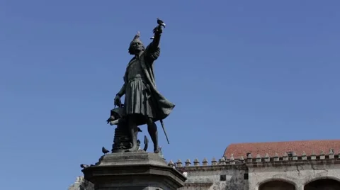 Christopher Columbus Sculpture Видео 40589126