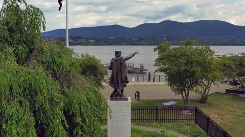 Christopher Columbus Statue Newburgh NY push close back Stock Footage 136199894
