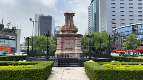 Christopher Columbus statue is removed in Mexico City, 4K Stock Footage 160368428