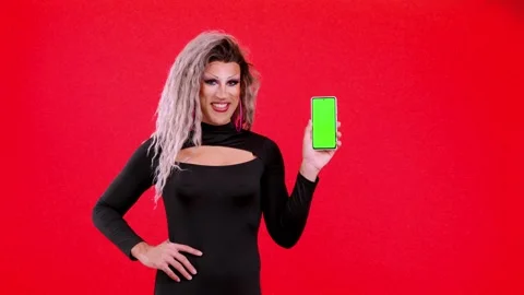 Chroma screen of the mobile held by a transgender person Vídeos de archivo 234857862
