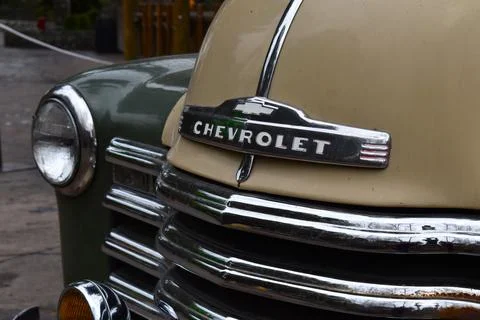 Chrome Elegance: Chevy Thriftmaster Grill Stock Photos