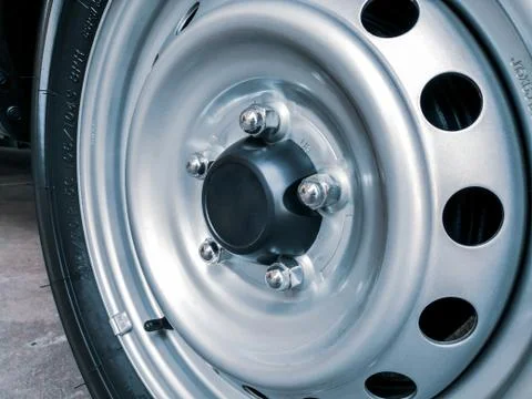 Chrome wheel nuts Foto stock