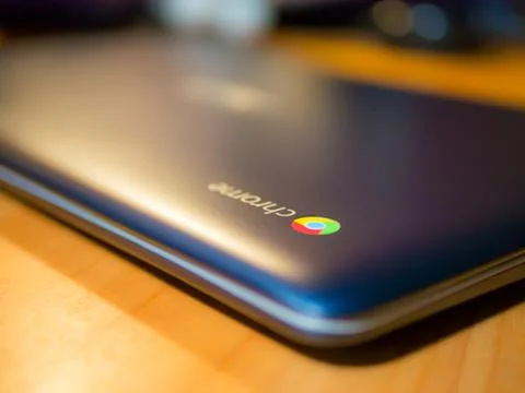 Chromebook on a table Foto stock