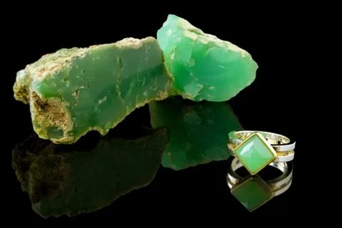 Chrysoprase Ring And Rough Stock Photos
