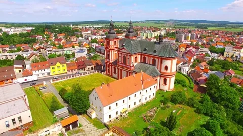 Church of The Assumption in Prestice. Stockbeeldmateriaal 76500510