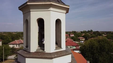 Church bell tower circling while ringing the bell Vídeo Stock 240899948