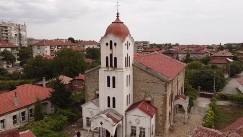 Church closing in town in background Vídeo Stock 240902566