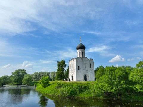 Church of the Intercession on the Nerl reflection Stock Photos