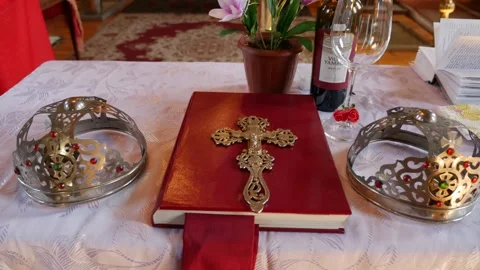 Church table alter for wedding with cross gospel crowns wine Vídeo Stock 240906718