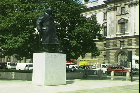Churchill Statue Vídeos de archivo 816981