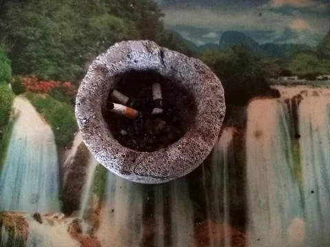 The cigarette ash holder is made of stone Foto stock