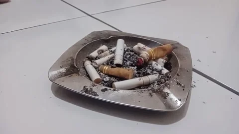 Cigarette ashtray 库存影片 315462675