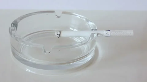 Cigarette in astray time lapse Video stock 52957980